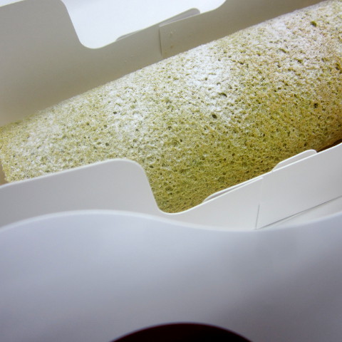 プチ・ラパンのひな祭りケーキ【さくらロール】のパッケージ